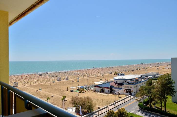 Ferienwohnung für 4 Personen, mit Meerblick und Balkon/Terrasse in Bibione