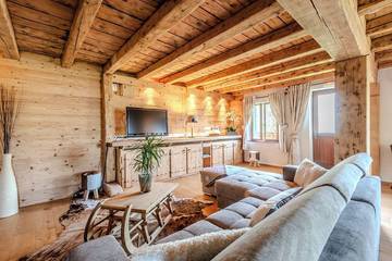 Gîte pour 15 personnes, avec balcon ainsi que jardin et sauna, animaux acceptés à Vacheresse