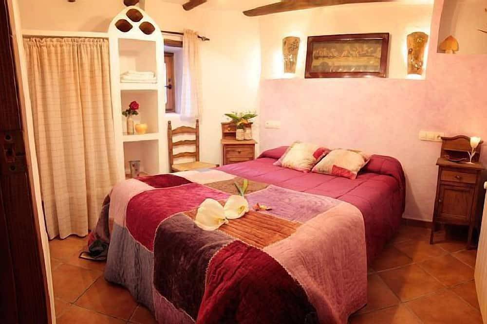 Casa rural (alquiler íntegro). Reul Alto Cortijos Rurales. De 2 a 4 personas in Laroya, Provincia de Almería