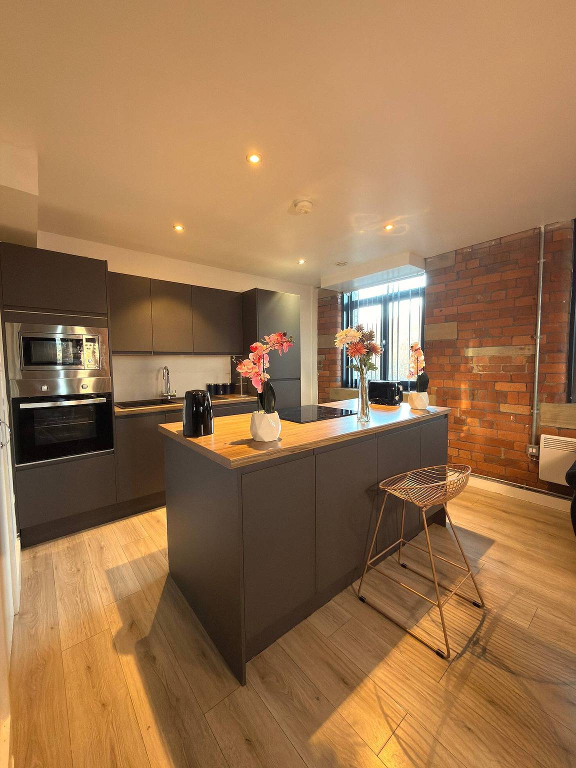 Apartamento entero, Estancias de invierno, Piscina, Wi-Fi, Estacionamiento, 3 camas dobles in Bradford, Yorkshire del Oeste