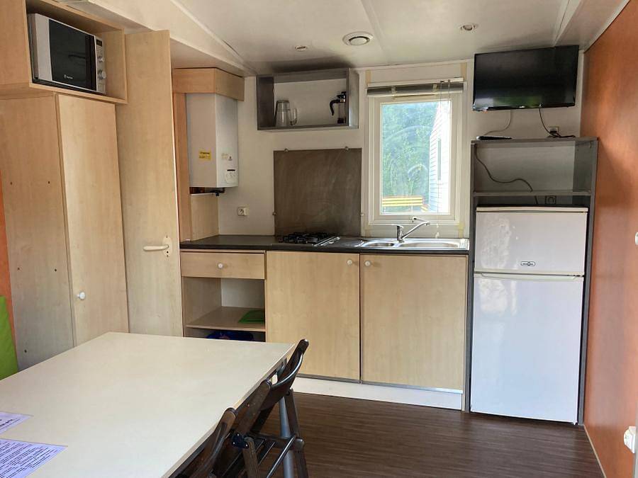 Flower Camping de la Trye - Mobilhome 2 personnes - 05-Mobil-Home Standard 26m2 (2ch - 1/5 pers.) + Tv + Clim - prix pour 2 personnes in Bresles, Oise