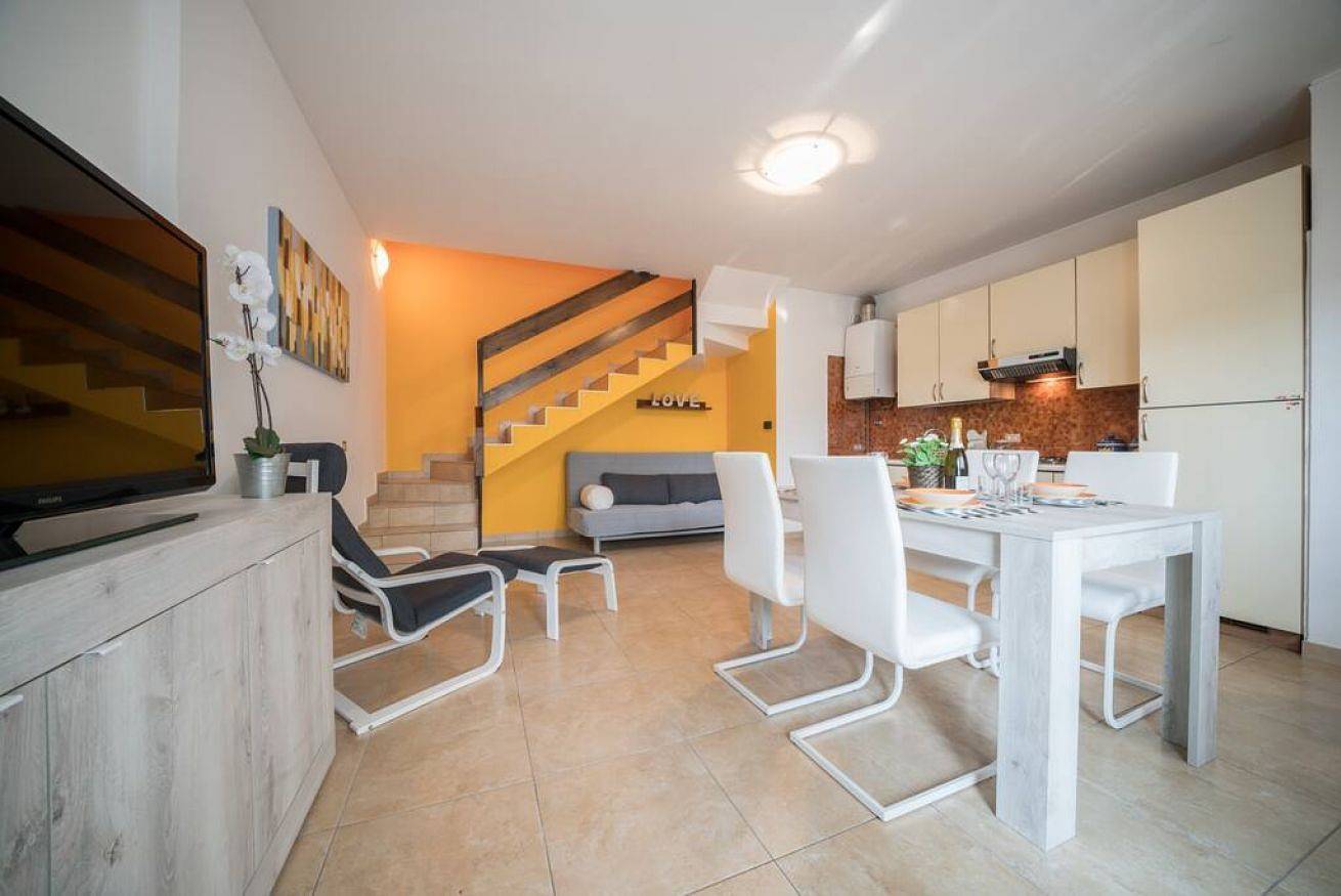 Cały apartament, Apartament wakacyjny dla 4 osób z basen in Colombare, Sirmione