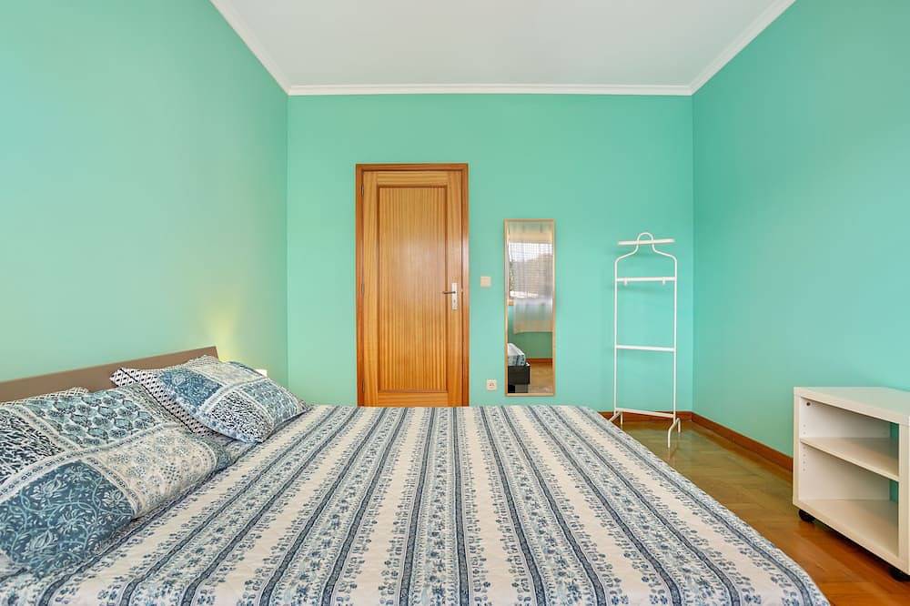 Ganze Wohnung, Große und helle Wohnung nahe dem Strand in Canidelo, Porto Distrikt