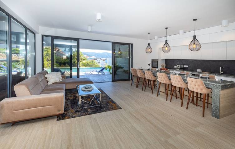 Ferienhaus für 8 Personen, mit Pool und Garten, mit Haustier