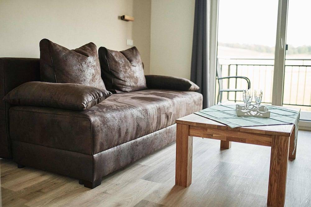 Entire apartment, Vacation apartment at the Winzerhof with a view of the vineyards. in Stadecken-Elsheim, Rhinehesse region