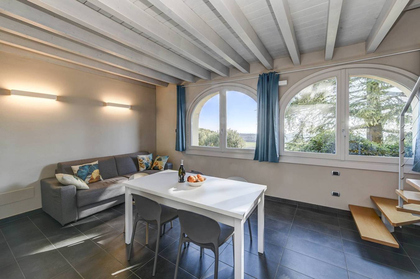 Appartamento intero, Appartamento 'Holly' con Vista Lago, Wi-Fi e Aria Condizionata in Polpenazze del Garda, Prealpi Gardesane