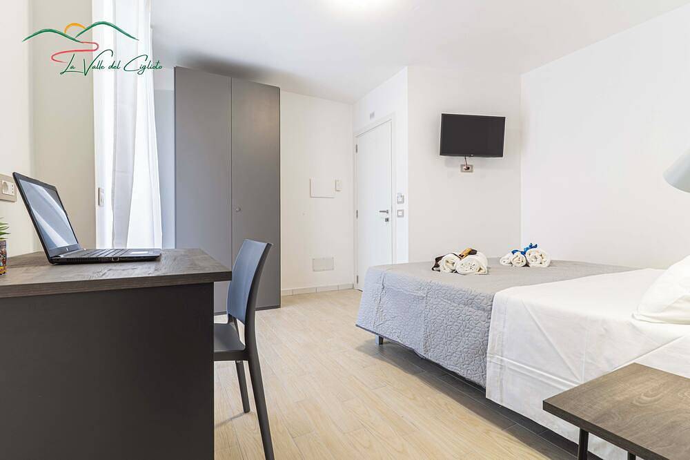 Apartamento entero, Double Room with Private Bathroom - Room Rentals in Licusati (Sa) in Camerota, Cilento