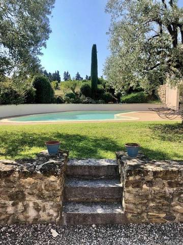 Gîte pour 4 personnes, avec piscine ainsi que jacuzzi et jardin à Villedieu