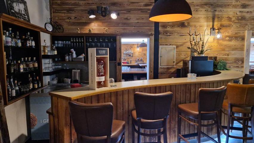 Hôtel pour 6 personnes, avec terrasse, animaux acceptés à Porrentruy - 3