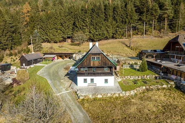 Ferienwohnung für 8 Personen, mit Ausblick und Garten