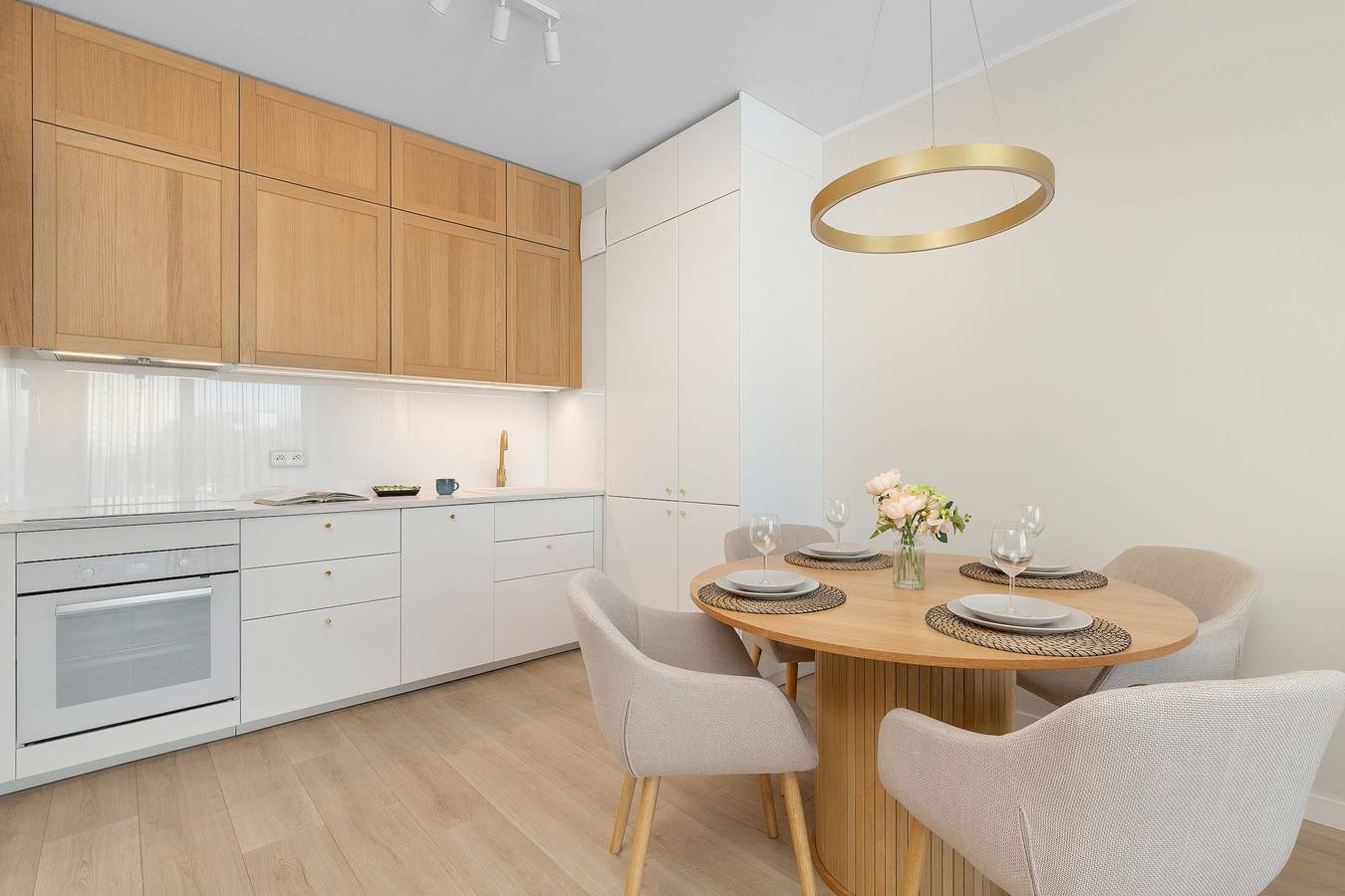 Cały apartament, Elegant Apartment with Balcony and Remote Workspace | Air Conditioning in Brzeźno (Gdańsk), Gdańsk