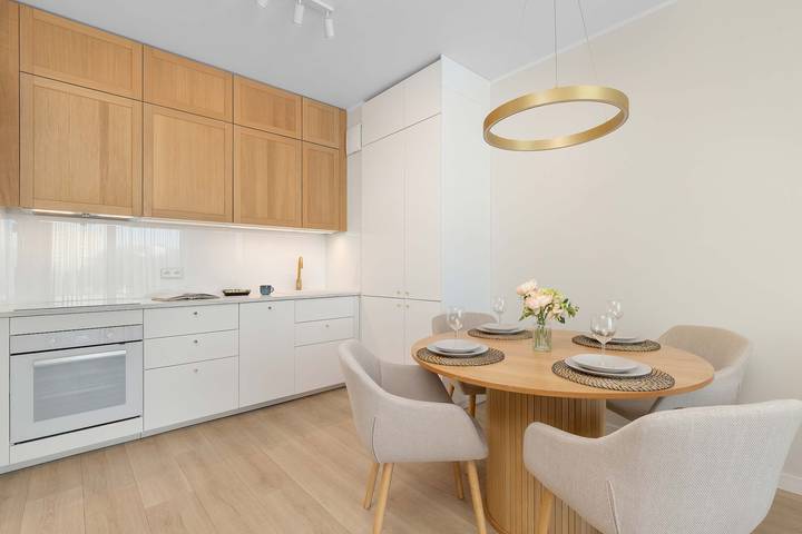 Ganze Wohnung, Elegant Apartment with Balcony and Remote Workspace | Air Conditioning in Brzeźno, Danzig