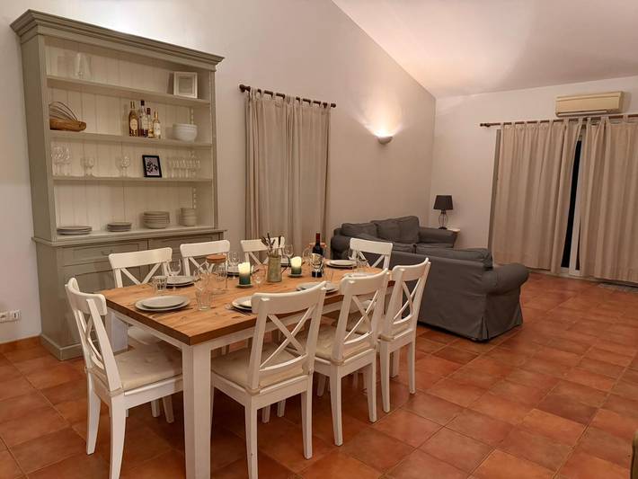 Gîte pour 8 personnes, avec piscine, adapté aux familles à Chalais - 4