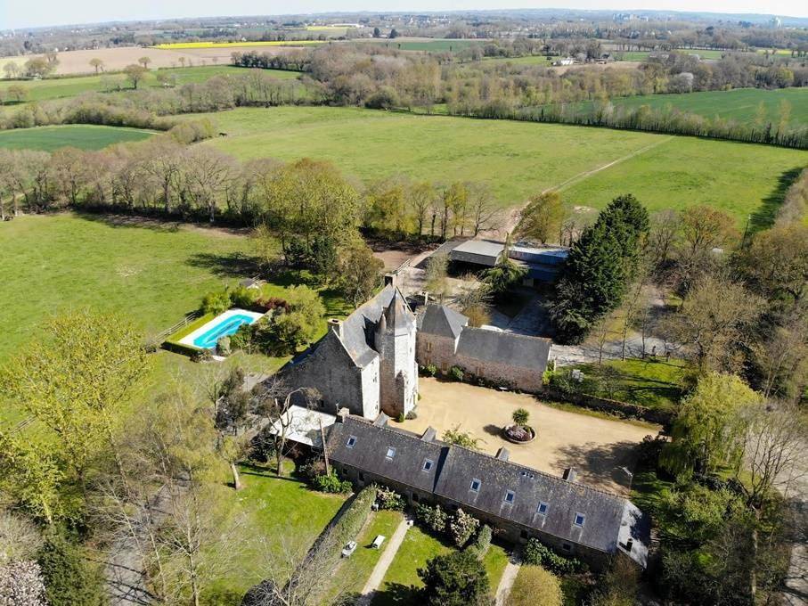 Manoir de Fornebello 16e siècle - Chambres d'Hôtes de prestige avec piscine in Plouagat, Région de Guingamp