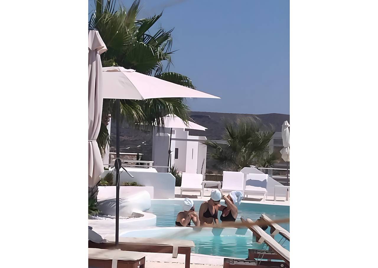 Apartamento 'Kaladi Rock' con vistas al mar, piscina compartida y Wi-Fi in Citera