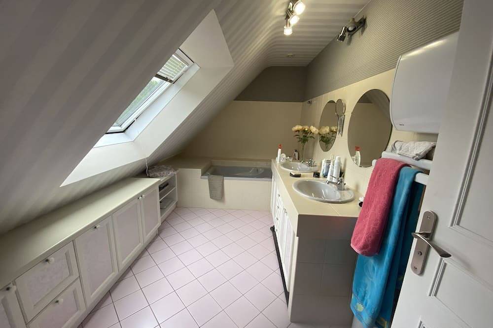 Villa 350m2 Piscine Intérieure Chauffée, Spa, Fitness, 10min mer in Saint-Renan, Región de Brest