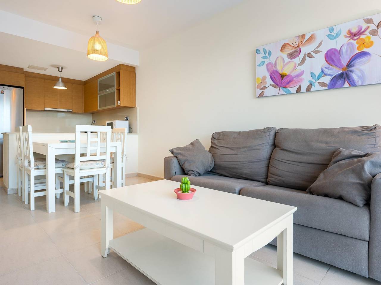 Apartamento vacacional entero, Moderno Estilo Mediterráneo en la Playa in Miami Playa, Costa Dorada