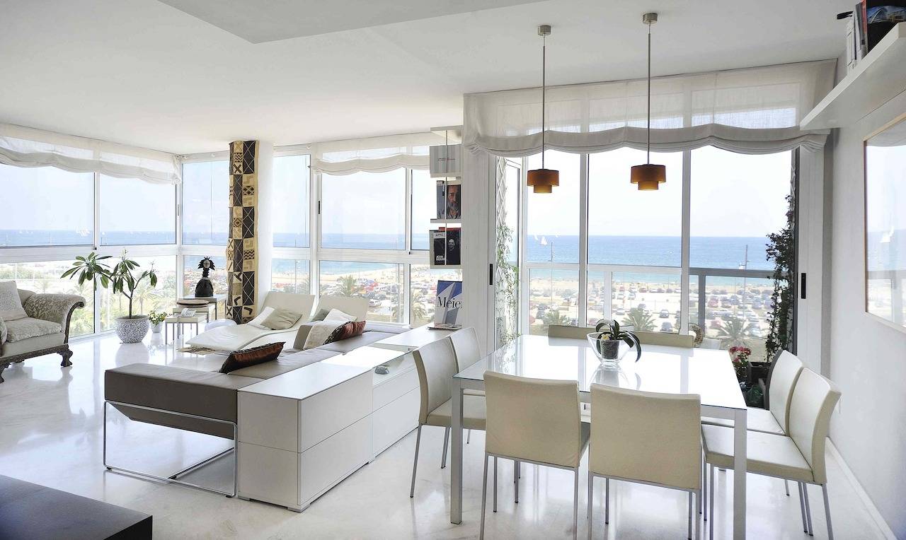 Apartamento inteiro, Apartamento de férias para 6 pessoas com varanda in Playa Barcelona, Barcelona