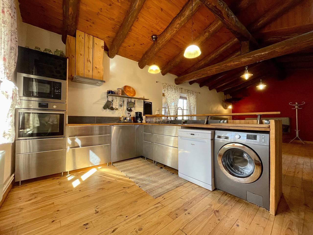 Maison pittoresque à Arlempdes avec cheminée et terrasse in Arlempdes, Haute-Loire