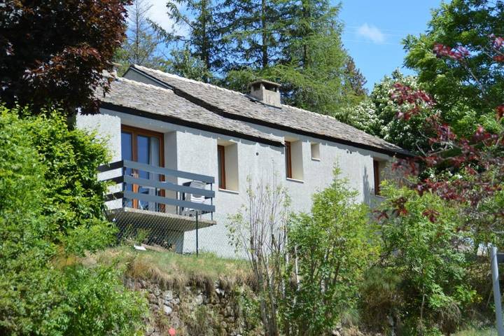 Gîte pour 4 personnes, avec balcon et vue dans Source Du Tarn Le Pont De Montvert