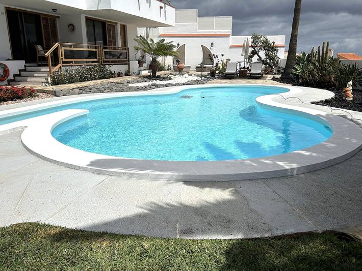 Vacation rental for 3 people, with Terrace and Yard as well as Pool in El Rosario