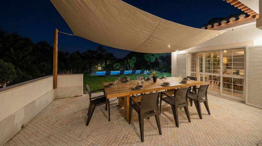 Location de vacances pour 16 personnes, avec jardin dans Colares - 2