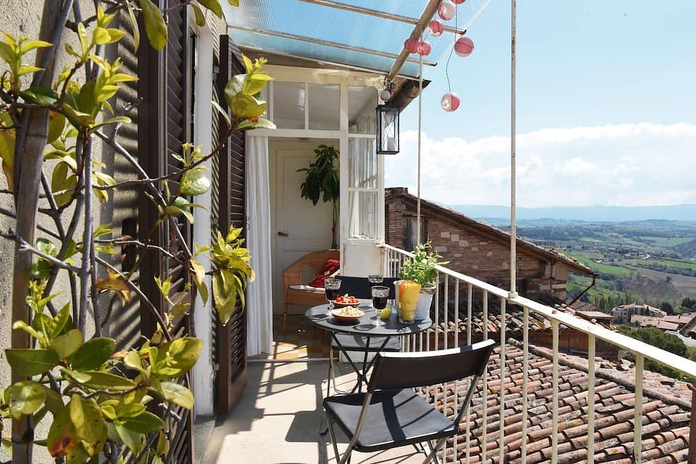 Ganze Wohnung, Charmantes mittelalterliches Stadthaus mit atemberaubendem Blick in der Altstadt von Todi in Todi, Perugia Provinz