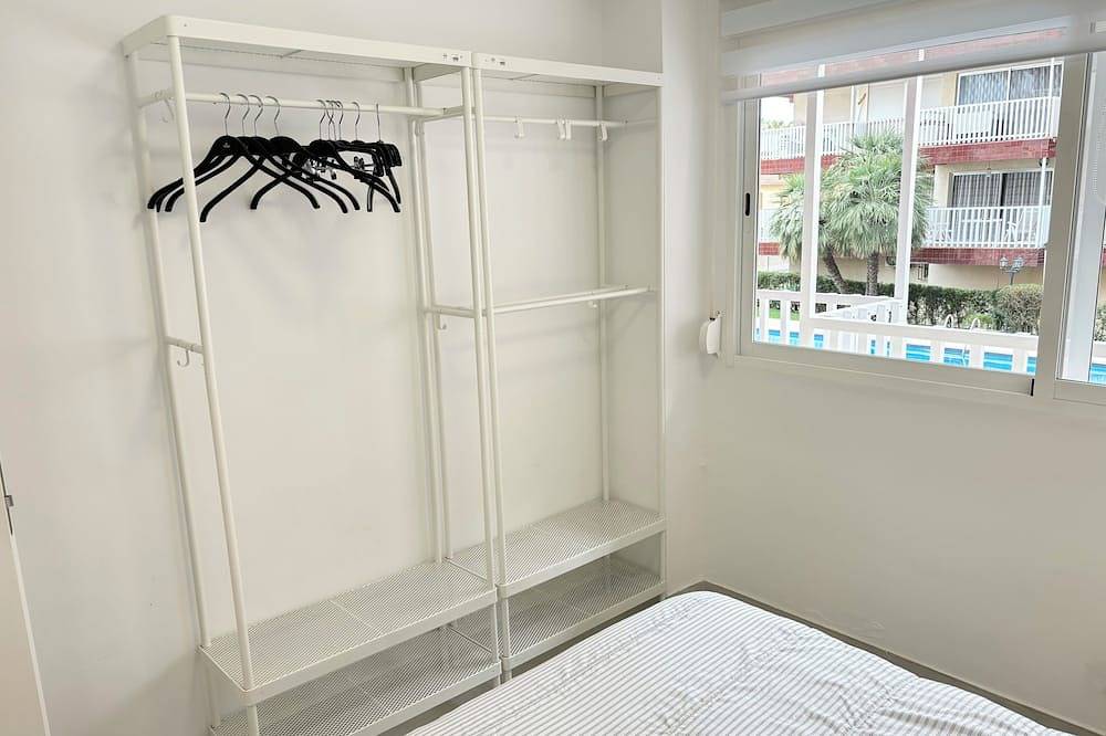 Apartamento entero, Apartamento en la Playa de Pobla de Farnals, con Piscina y Wifi rápido in Playa Puebla de Farnals, Puebla de Farnals