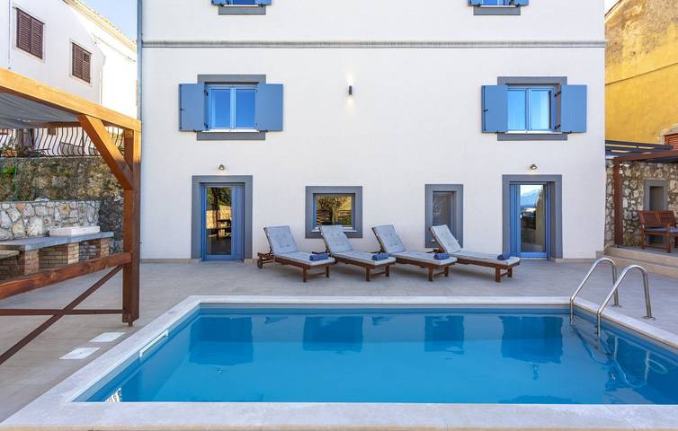 Ferienhaus für 8 Personen, mit Garten und Sauna sowie Terrasse, kinderfreundlich in Kvarner Bucht