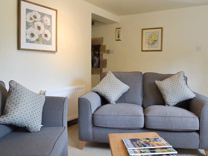 Jasmine Cottage - Uk4176 in Alton Towers, Staffordshire