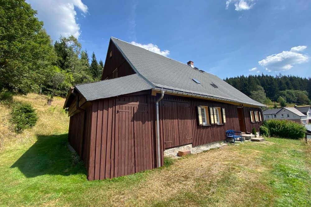 Tolles Ferienhaus in Klingenthal mit Großem Garten in Klingenthal, Chemnitz und Umgebung