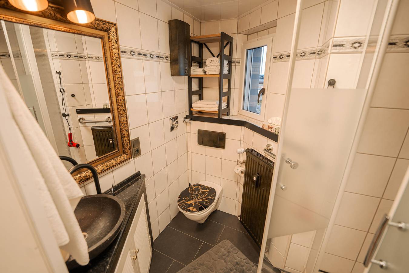 Geheel appartement, Vakantiewoning '2' met privétuin en wifi in Trier (Stad), Trier