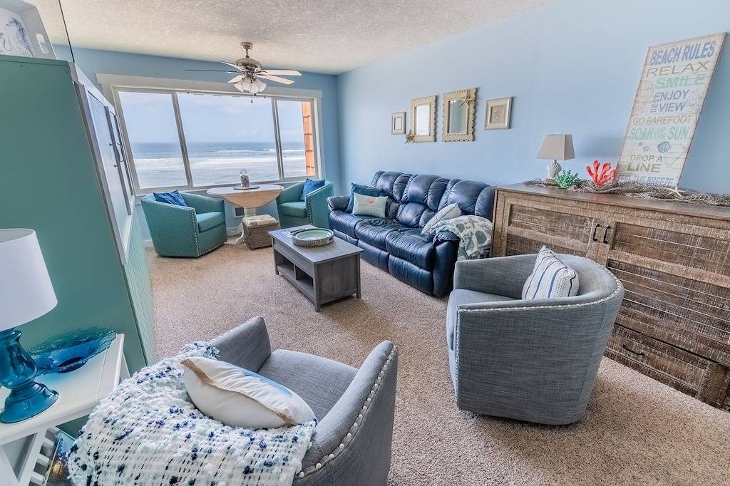 Ganze Wohnung, 'Kekse und Wavy' - Top Floor Oceanfront Condo in Lincoln City, Devils Lake (OR)