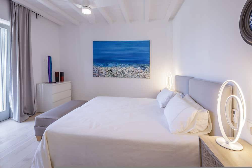 The Gallery Home - Elegant Villa In Antiparos in Unidad Regional de Paros