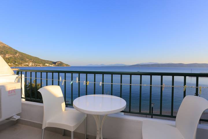 Apartament wakacyjny dla 9 osób, z Balkon/ taras w Igrane