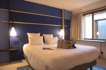 Location de vacances pour 28 personnes, avec terrasse et jardin à Saint-Cyr-au-Mont-d'Or