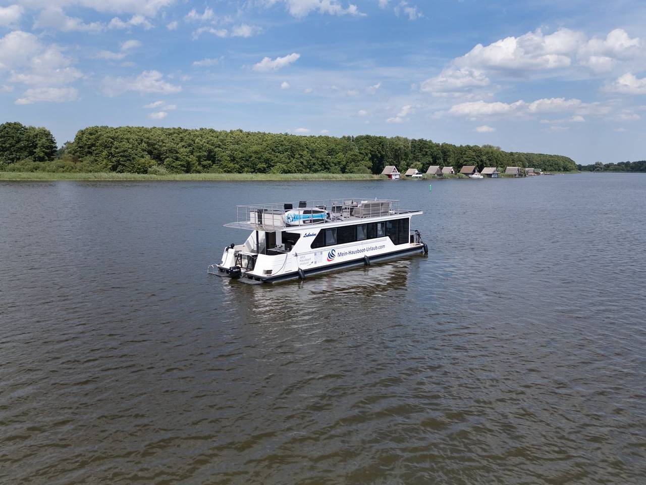Hausboot Lubodne – exklusiver Urlaub auf der Müritz in Buchholz, Müritz