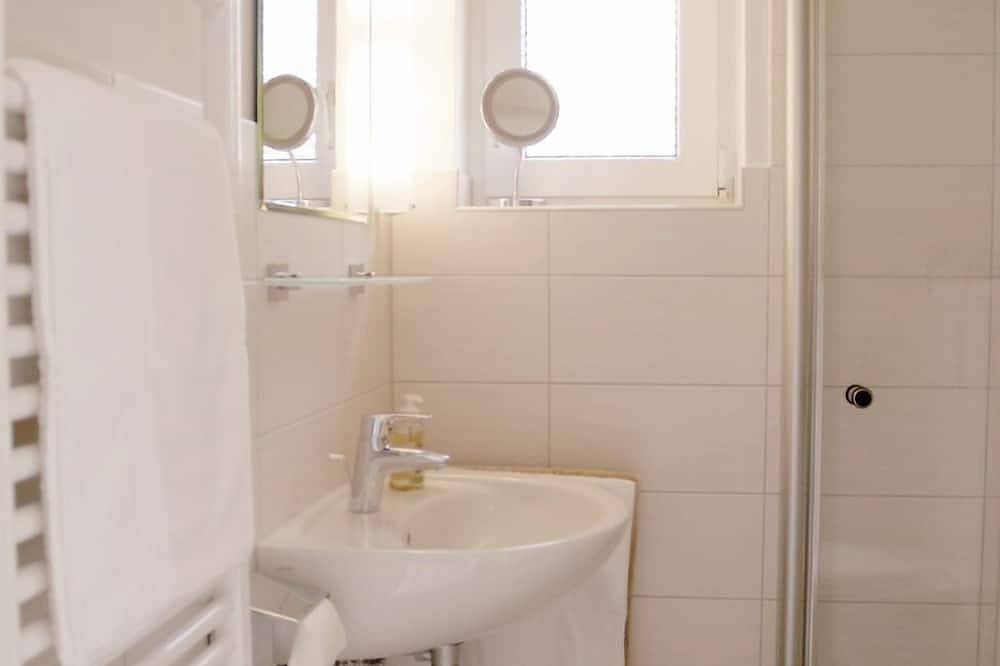 Ganze Wohnung, Haus Anneliese Bungalow Düne auf Amrum: 500 m zum Strand, Wlan inklusive in Norddorf, Amrum