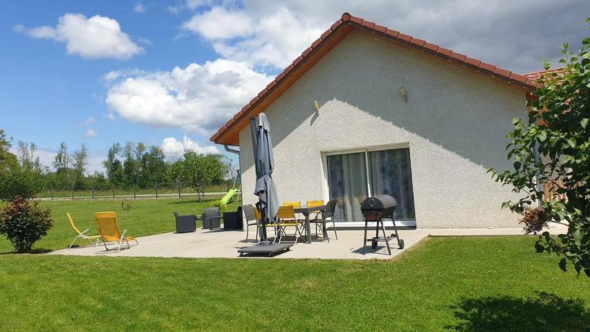 Location de vacances pour 6 personnes, avec vue et jardin à Gerbaix
