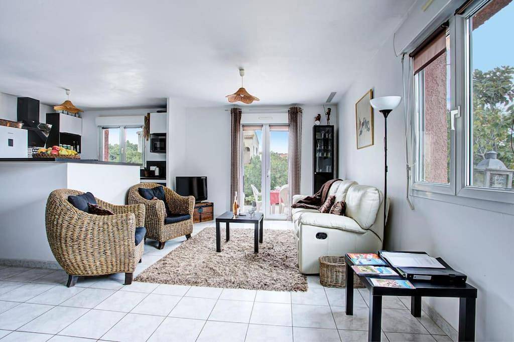 Villa Neptune jardin garage in Montady, Côte méditerranéenne (France)