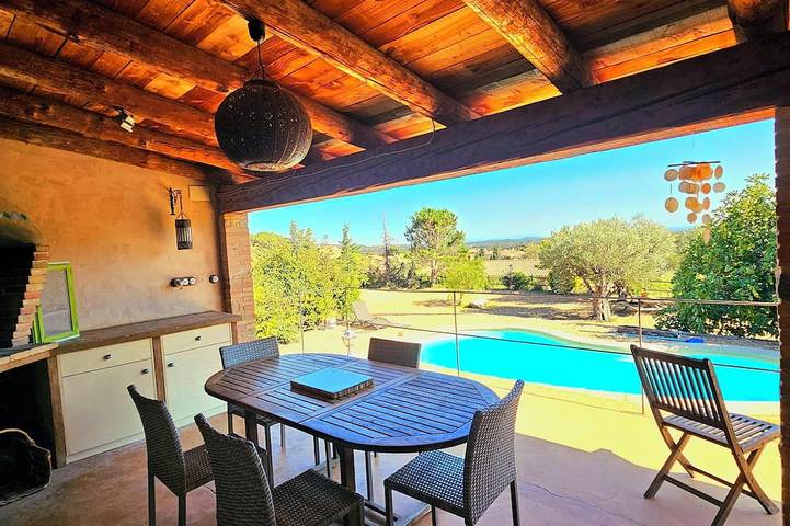 Location de vacances pour 5 personnes, avec Balcon ainsi que Jacuzzi et Jardin à Cantallops