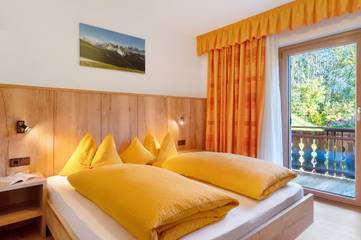 Gîte pour 2 personnes, avec balcon et jardin à Funes