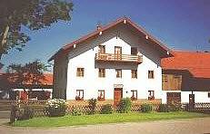 Ganze Ferienwohnung, Ferienwohnungen Hummel - Ferienwohnung im Obergeschoss, 40 qm, für 1 - 3 Personen in Grabenstätt, Chiemsee