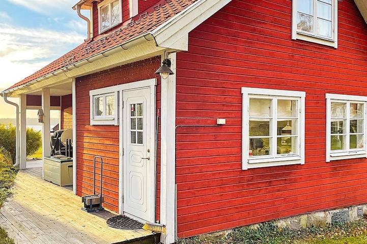 Ferienhaus für 5 Personen, mit Balkon und Sauna in Väddö
