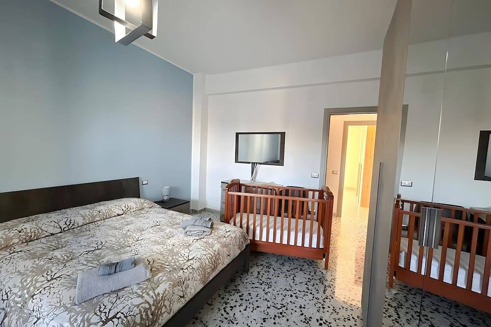 Ganze Wohnung, Appartamento Casa Nyon – Modernes Apartment direkt am Meer in Agropoli in Agropoli, Cilento