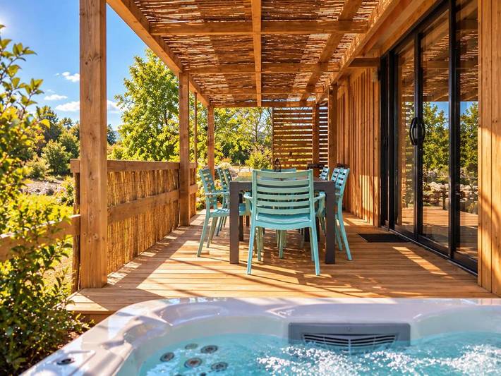 Gîte pour 5 personnes, avec Balcon ainsi que Terrasse et Jardin dans Lac de Vouglans