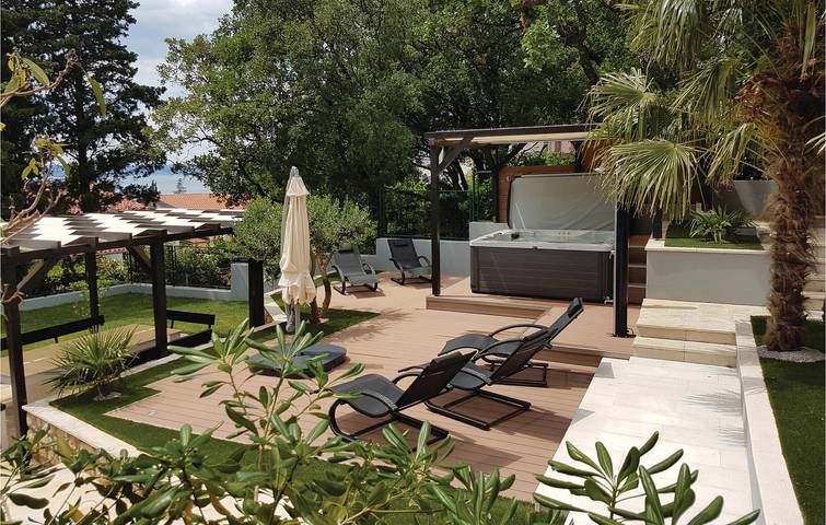 Ferienhaus für 10 Personen, mit Whirlpool und Terrasse in Novi Vinodolski - 2