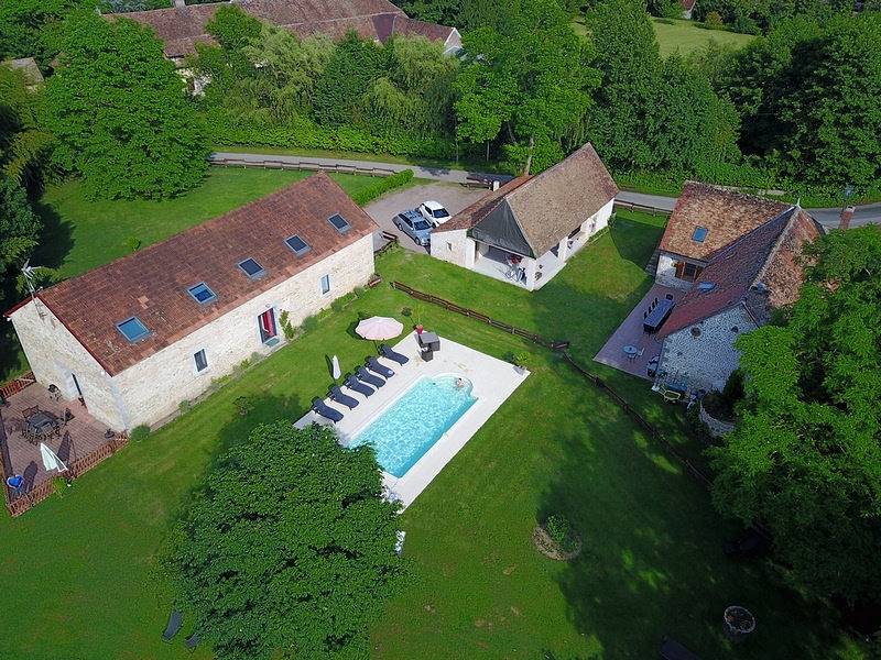La Ferme du Château chambres d'hôtes et table d'hôtes - Chambre familiale in Tresnay, Nièvre