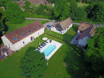 Chambre d’hôte pour 5 personnes, avec vue sur le lac ainsi que piscine et jardin dans Nièvre