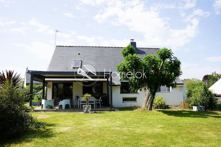 Location de vacances pour 8 personnes, avec balcon et jardin, adapté aux familles à Fouesnant